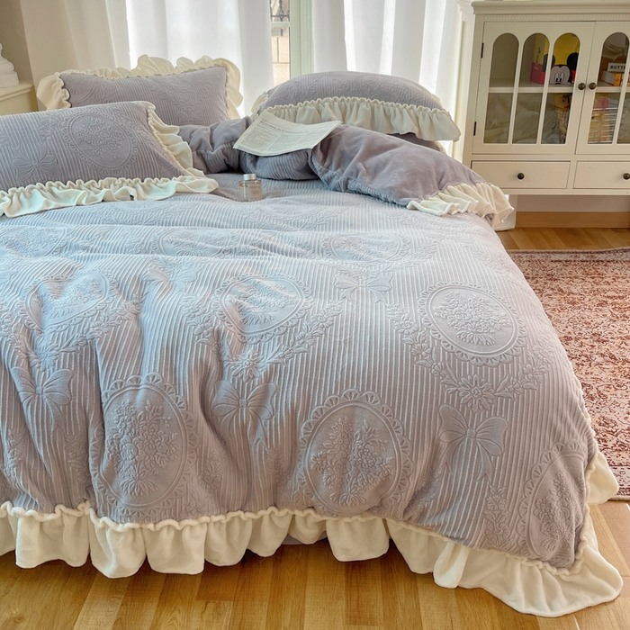 91家纺网 家纺一手货源 找家纺 六巷胡同 2025新款轻法式公主蝴蝶结提花牛奶绒四件套-风格一 公主蝴蝶结-紫