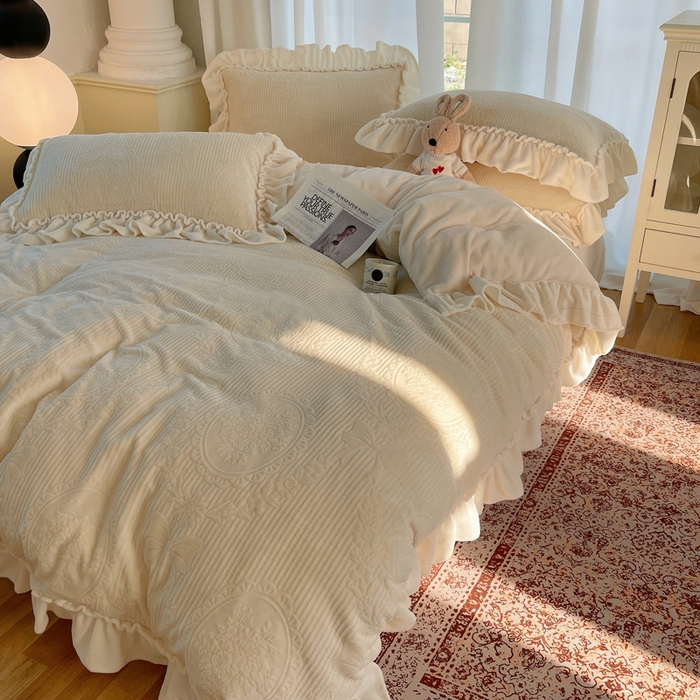 91家纺网 家纺一手货源 找家纺 六巷胡同 2025新款轻法式公主蝴蝶结提花牛奶绒四件套-风格一 公主蝴蝶结-白