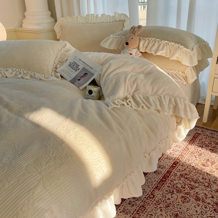 91家纺网 家纺一手货源 找家纺 六巷胡同 2025新款轻法式公主蝴蝶结提花牛奶绒四件套-风格一 公主蝴蝶结-白