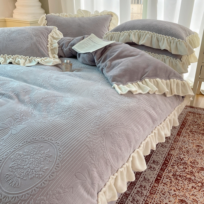 91家纺网 家纺一手货源 找家纺 六巷胡同 2025新款轻法式公主蝴蝶结提花牛奶绒四件套-风格一 公主蝴蝶结-紫