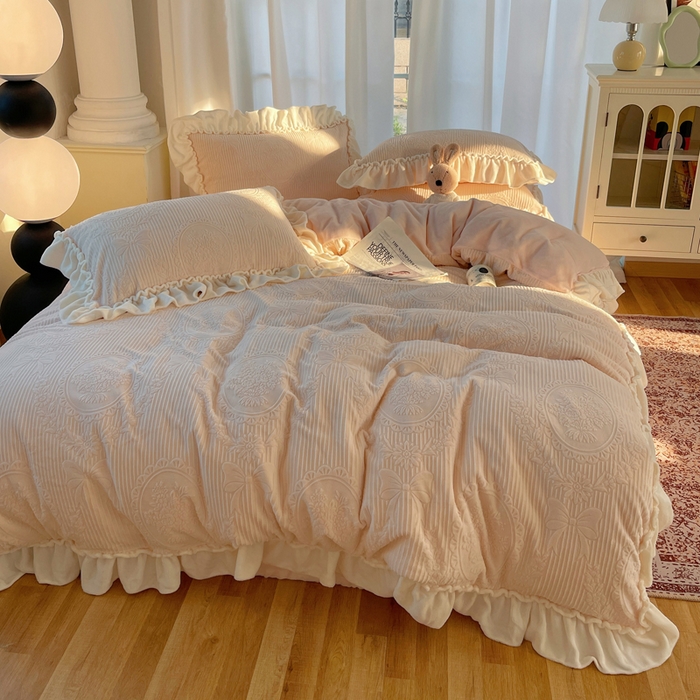 91家纺网 家纺一手货源 找家纺 六巷胡同 2025新款轻法式公主蝴蝶结提花牛奶绒四件套-风格一 公主蝴蝶结-粉