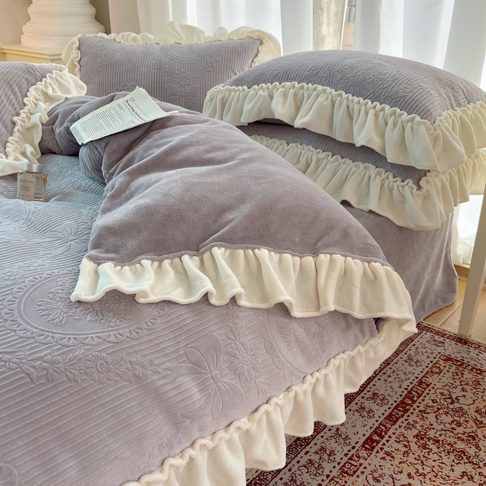 91家纺网 家纺一手货源 找家纺 六巷胡同 2025新款轻法式公主蝴蝶结提花牛奶绒四件套-风格一 公主蝴蝶结-紫