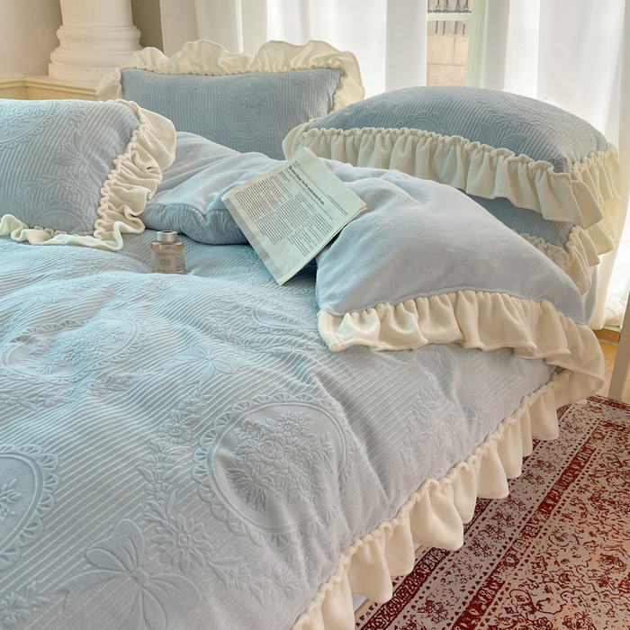 91家纺网 家纺一手货源 找家纺 （总）六巷胡同 2025新款轻法式公主蝴蝶结提花牛奶绒四件套-风格一