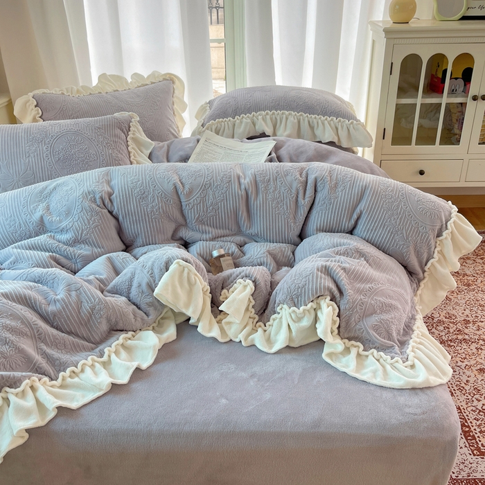 91家纺网 家纺一手货源 找家纺 六巷胡同 2025新款轻法式公主蝴蝶结提花牛奶绒四件套-风格一 公主蝴蝶结-紫