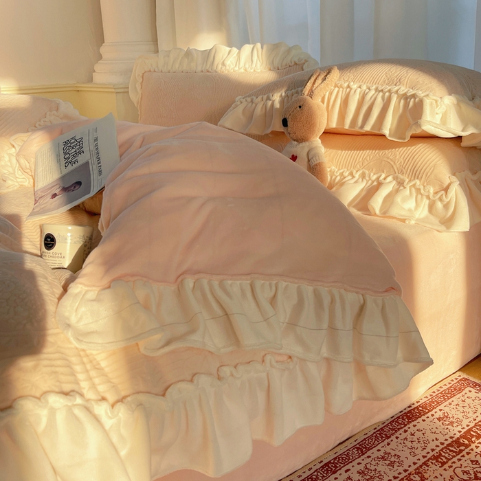 91家纺网 家纺一手货源 找家纺 六巷胡同 2025新款轻法式公主蝴蝶结提花牛奶绒四件套-风格一 公主蝴蝶结-粉