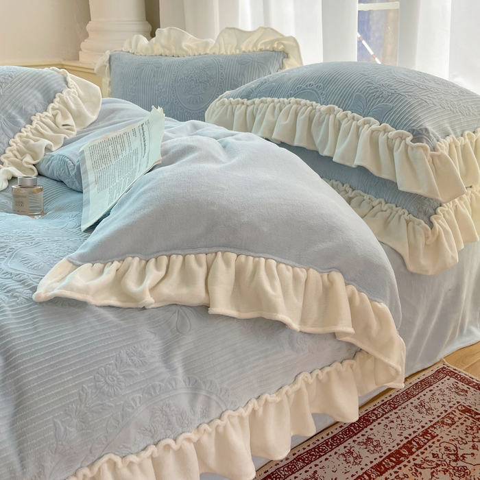 91家纺网 家纺一手货源 找家纺 六巷胡同 2025新款轻法式公主蝴蝶结提花牛奶绒四件套-风格一 公主蝴蝶结-蓝