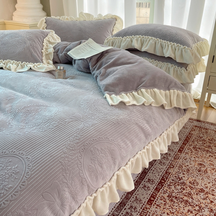 91家纺网 家纺一手货源 找家纺 六巷胡同 2025新款轻法式公主蝴蝶结提花牛奶绒四件套-风格一 公主蝴蝶结-紫