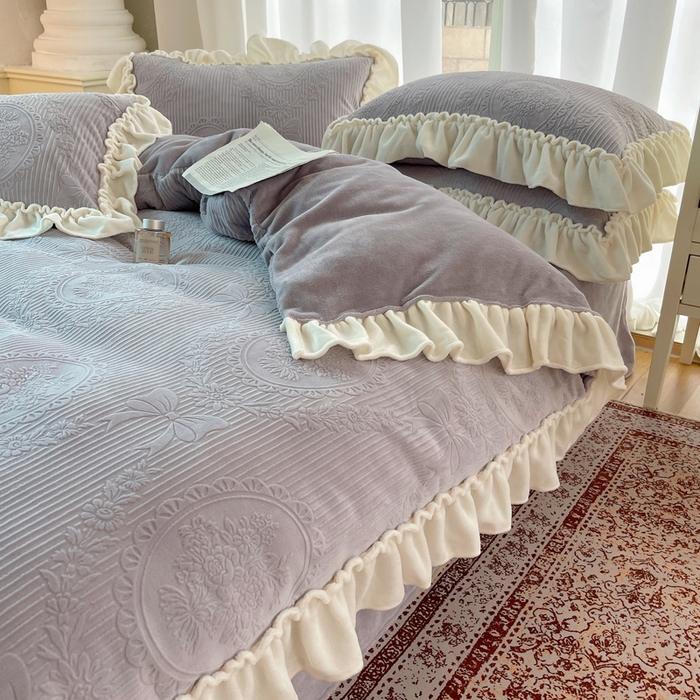 91家纺网 家纺一手货源 找家纺 六巷胡同 2025新款轻法式公主蝴蝶结提花牛奶绒四件套-风格一 公主蝴蝶结-紫