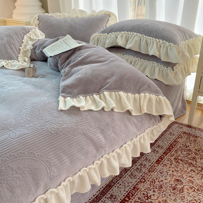 91家纺网 家纺一手货源 找家纺 六巷胡同 2025新款轻法式公主蝴蝶结提花牛奶绒四件套-风格一 公主蝴蝶结-紫