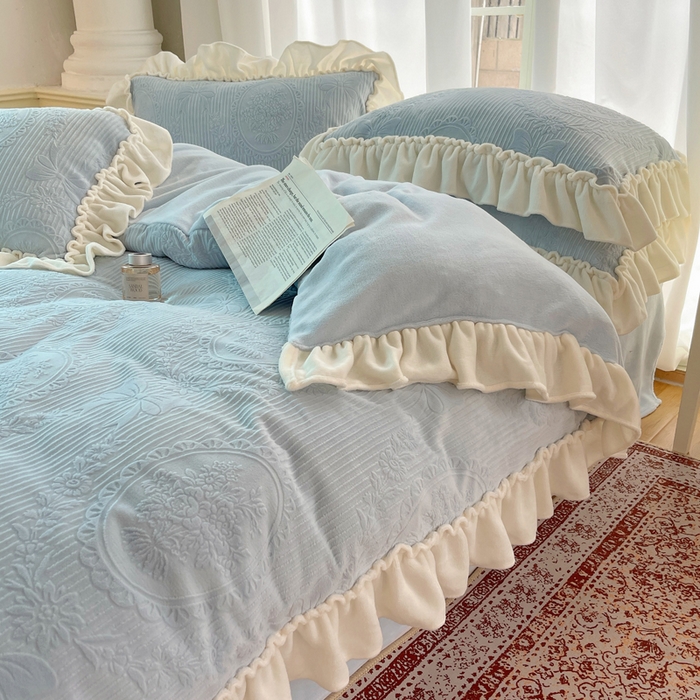 91家纺网 家纺一手货源 找家纺 （总）六巷胡同 2025新款轻法式公主蝴蝶结提花牛奶绒四件套-风格一