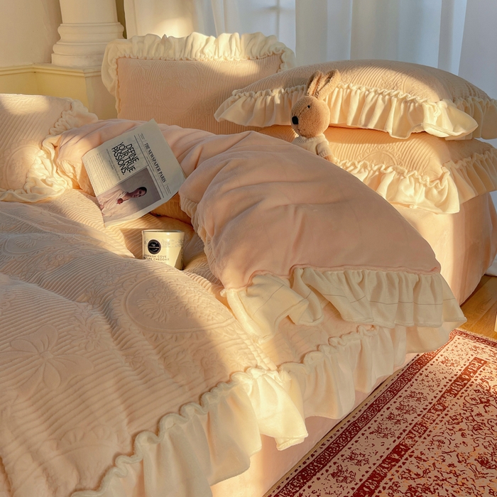 91家纺网 家纺一手货源 找家纺 六巷胡同 2025新款轻法式公主蝴蝶结提花牛奶绒四件套-风格一 公主蝴蝶结-粉