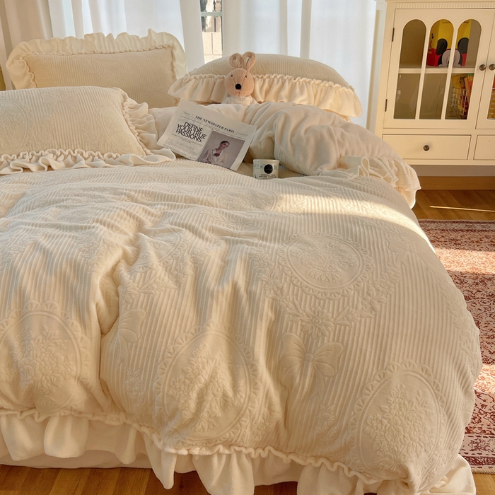 91家纺网 家纺一手货源 找家纺 六巷胡同 2025新款轻法式公主蝴蝶结提花牛奶绒四件套-风格一 公主蝴蝶结-白