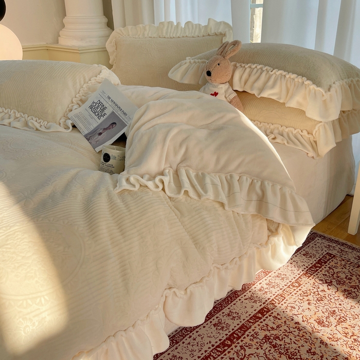 91家纺网 家纺一手货源 找家纺 六巷胡同 2025新款轻法式公主蝴蝶结提花牛奶绒四件套-风格一 公主蝴蝶结-白