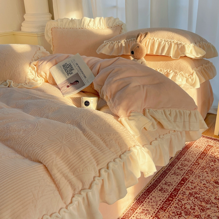 91家纺网 家纺一手货源 找家纺 六巷胡同 2025新款轻法式公主蝴蝶结提花牛奶绒四件套-风格一 公主蝴蝶结-粉