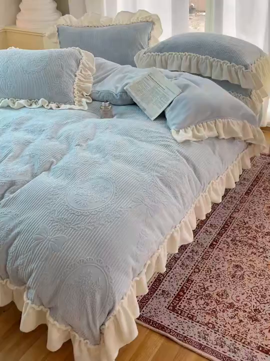 91家纺网 家纺一手货源 找家纺 （总）六巷胡同 2025新款轻法式公主蝴蝶结提花牛奶绒四件套-风格一