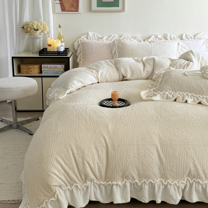 91家纺网 家纺一手货源 找家纺 （总）六巷胡同 2025新款轻法式公主蝴蝶结提花牛奶绒四件套-风格二