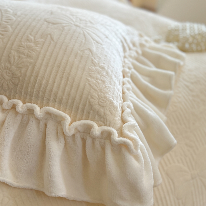 91家纺网 家纺一手货源 找家纺 （总）六巷胡同 2025新款轻法式公主蝴蝶结提花牛奶绒四件套-风格二