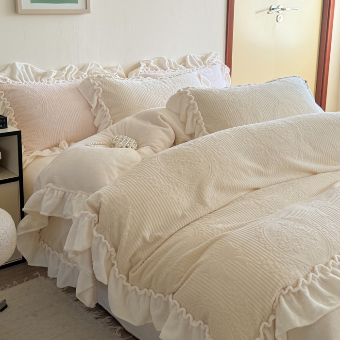 91家纺网 家纺一手货源 找家纺 六巷胡同 2025新款轻法式公主蝴蝶结提花牛奶绒四件套-风格二 公主蝴蝶结-白