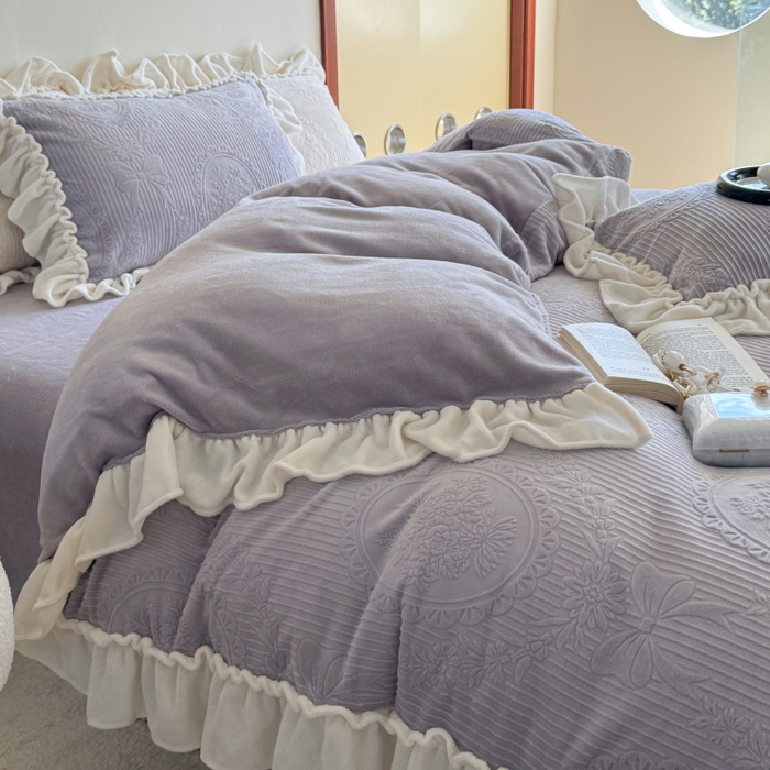 91家纺网 家纺一手货源 找家纺 六巷胡同 2025新款轻法式公主蝴蝶结提花牛奶绒四件套-风格二 公主蝴蝶结-紫