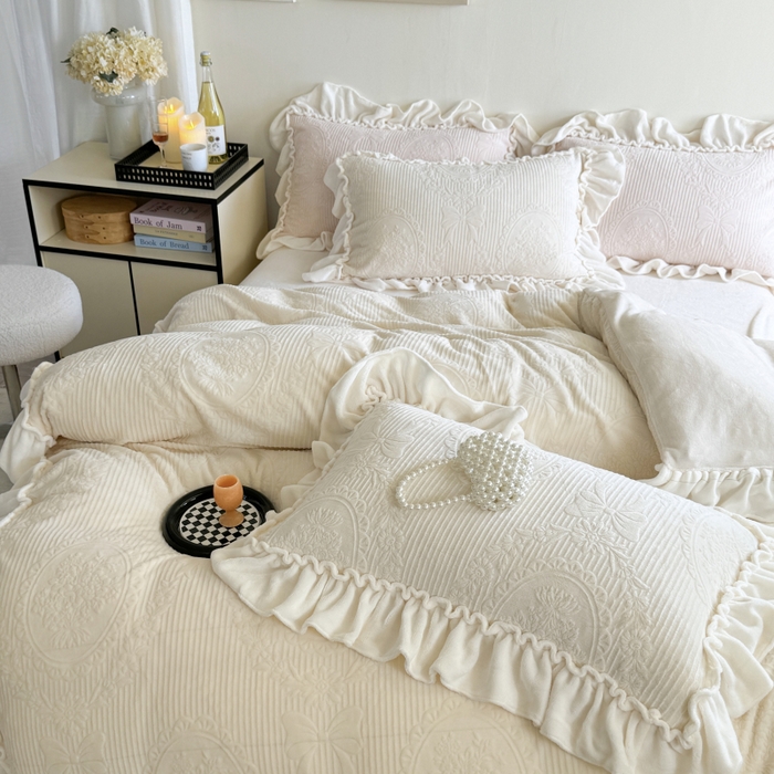 91家纺网 家纺一手货源 找家纺 六巷胡同 2025新款轻法式公主蝴蝶结提花牛奶绒四件套-风格二 公主蝴蝶结-白