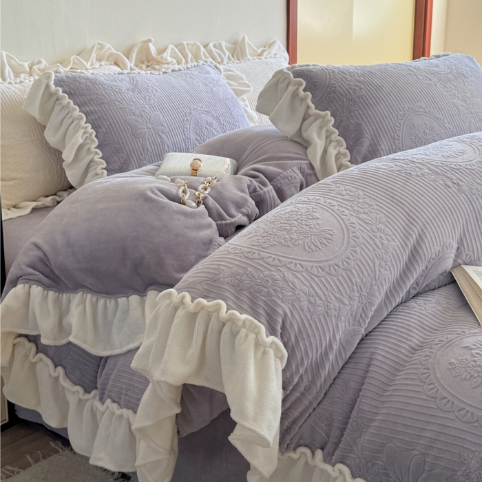 91家纺网 家纺一手货源 找家纺 六巷胡同 2025新款轻法式公主蝴蝶结提花牛奶绒四件套-风格二 公主蝴蝶结-紫