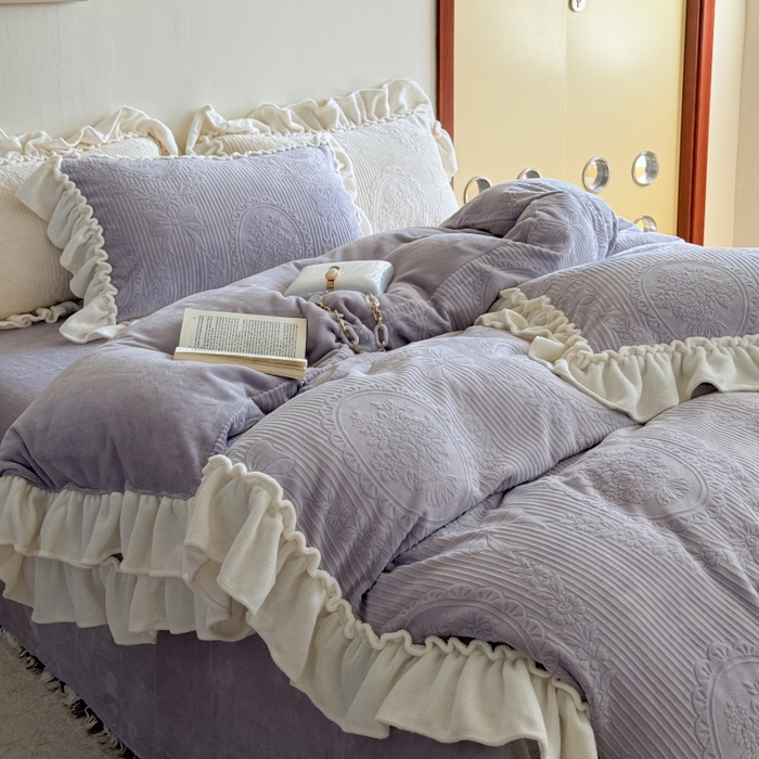 91家纺网 家纺一手货源 找家纺 六巷胡同 2025新款轻法式公主蝴蝶结提花牛奶绒四件套-风格二 公主蝴蝶结-紫