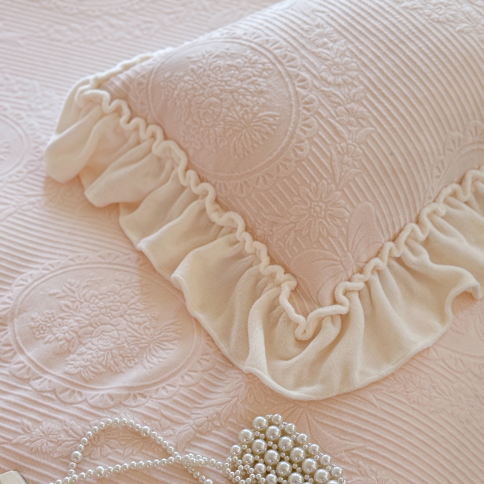 91家纺网 家纺一手货源 找家纺 六巷胡同 2025新款轻法式公主蝴蝶结提花牛奶绒四件套-风格二 公主蝴蝶结-粉