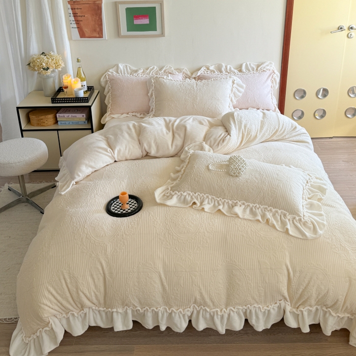 91家纺网 家纺一手货源 找家纺 （总）六巷胡同 2025新款轻法式公主蝴蝶结提花牛奶绒四件套-风格二