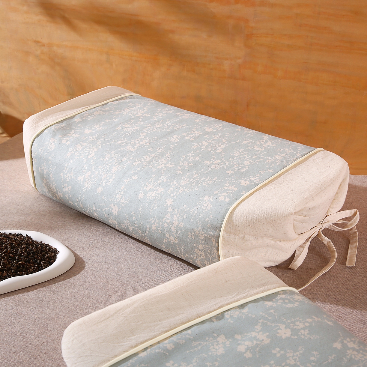 91家纺网 家纺一手货源 找家纺 橘夏家纺 2025新款枕头护颈椎国潮棉麻系带款纯荞麦壳可拆卸可替换内胆助睡眠枕头枕芯 锦韵-天青色