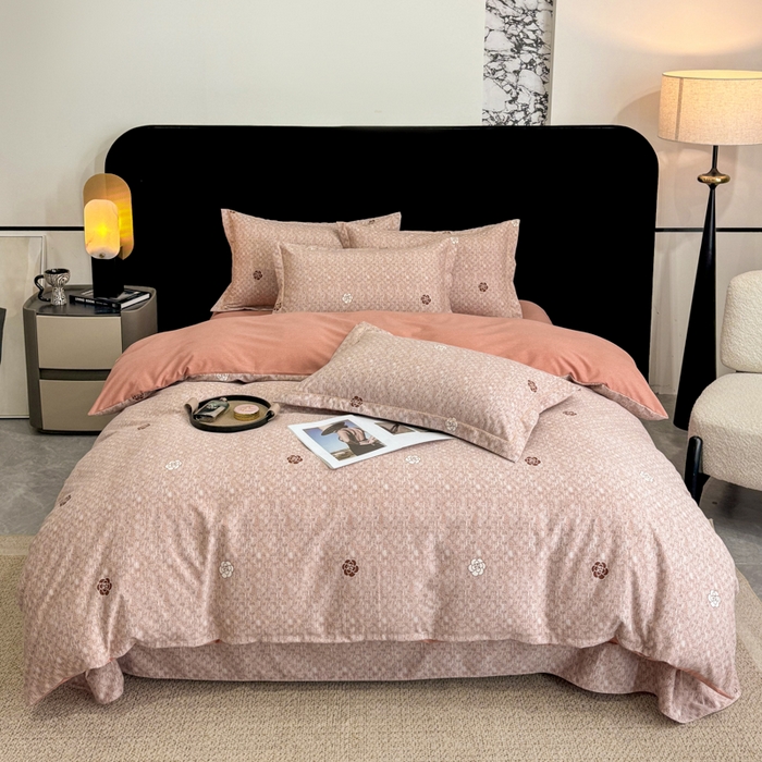 91家纺网 家纺一手货源 找家纺 凌鼎 2025新款喷气加厚磨毛四件套系列1 山茶诗篇-咖