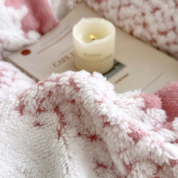 91家纺网 家纺一手货源 找家纺 家贝爱 2025秋冬新款高克重塔芙绒提花四件套 扶摇-豆沙