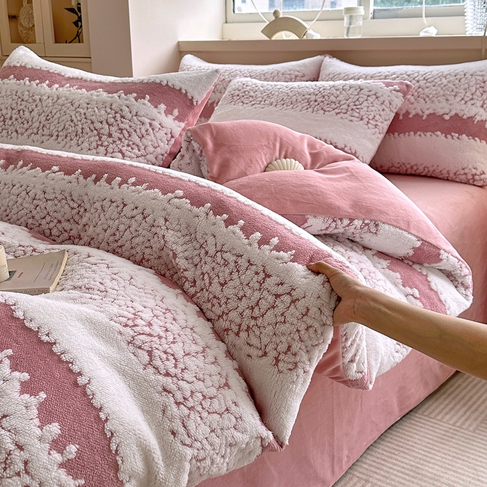 91家纺网 家纺一手货源 找家纺 家贝爱 2025秋冬新款高克重塔芙绒提花四件套 扶摇-豆沙