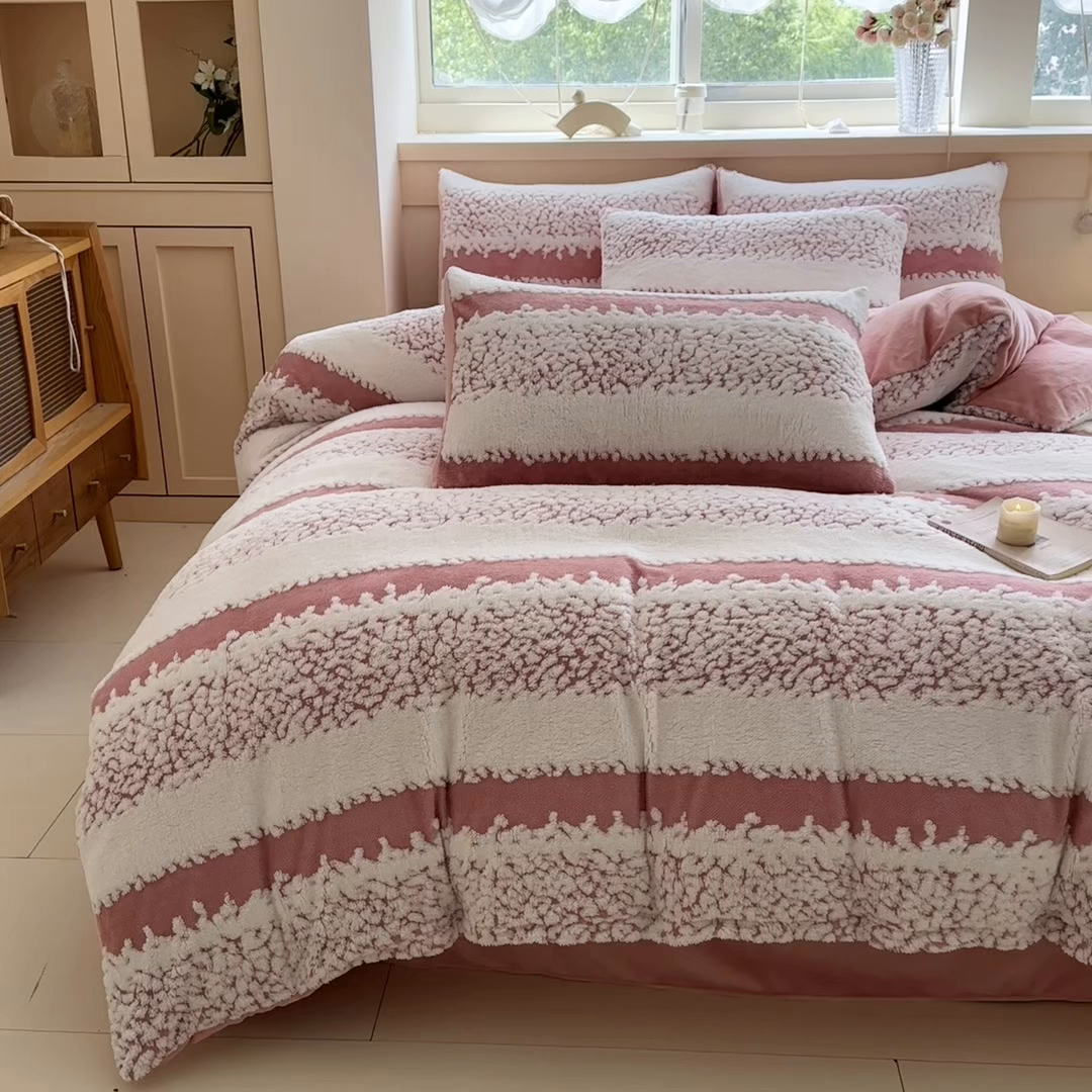 91家纺网 家纺一手货源 找家纺 家贝爱 2025秋冬新款高克重塔芙绒提花四件套 扶摇-豆沙