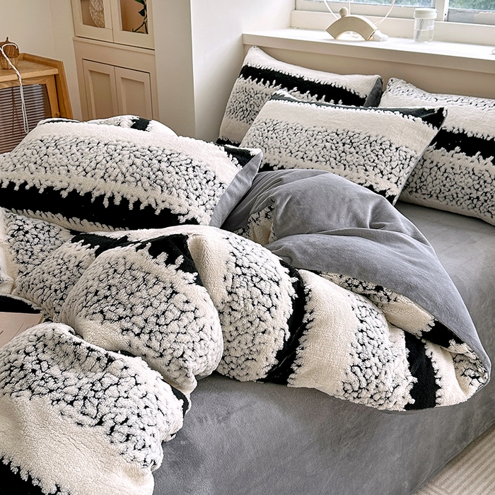 91家纺网 家纺一手货源 找家纺 家贝爱 2025秋冬新款高克重塔芙绒提花四件套 扶摇-黑