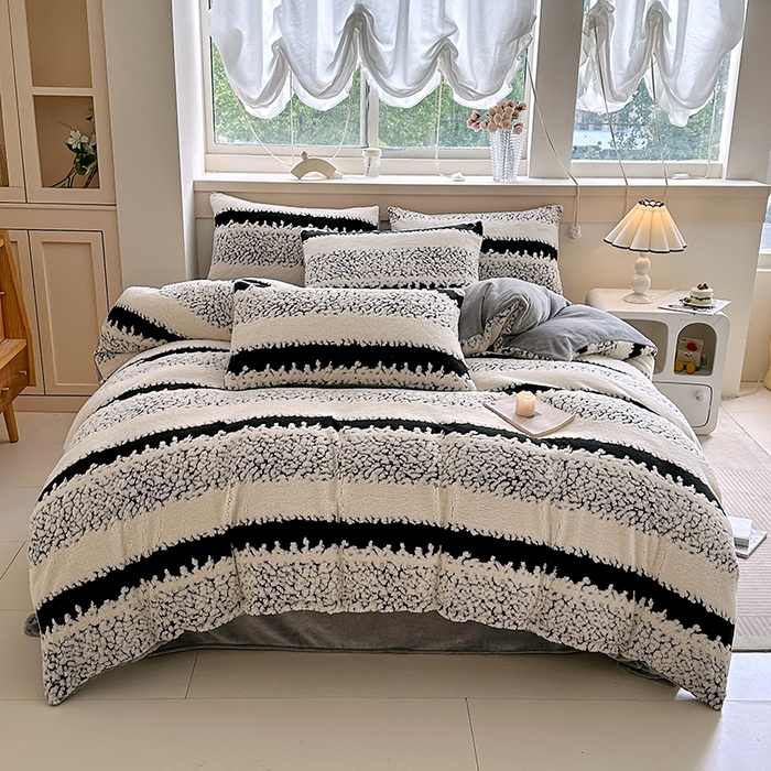 91家纺网 家纺一手货源 找家纺 家贝爱 2025秋冬新款高克重塔芙绒提花四件套 扶摇-黑