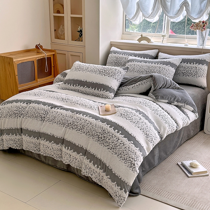 91家纺网 家纺一手货源 找家纺 家贝爱 2025秋冬新款高克重塔芙绒提花四件套 扶摇-灰