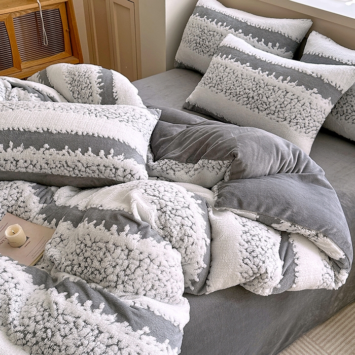 91家纺网 家纺一手货源 找家纺 家贝爱 2025秋冬新款高克重塔芙绒提花四件套 扶摇-灰