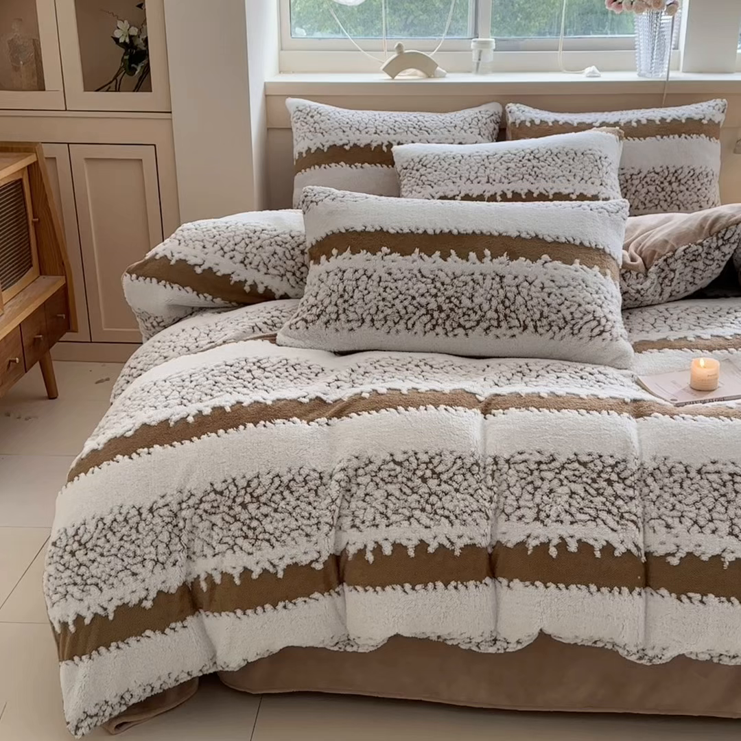 91家纺网 家纺一手货源 找家纺 家贝爱 2025秋冬新款高克重塔芙绒提花四件套 扶摇-咖