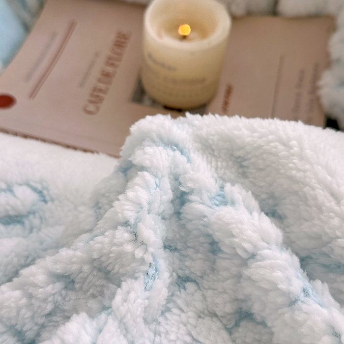 91家纺网 家纺一手货源 找家纺 家贝爱 2025秋冬新款高克重塔芙绒提花四件套 扶摇-兰