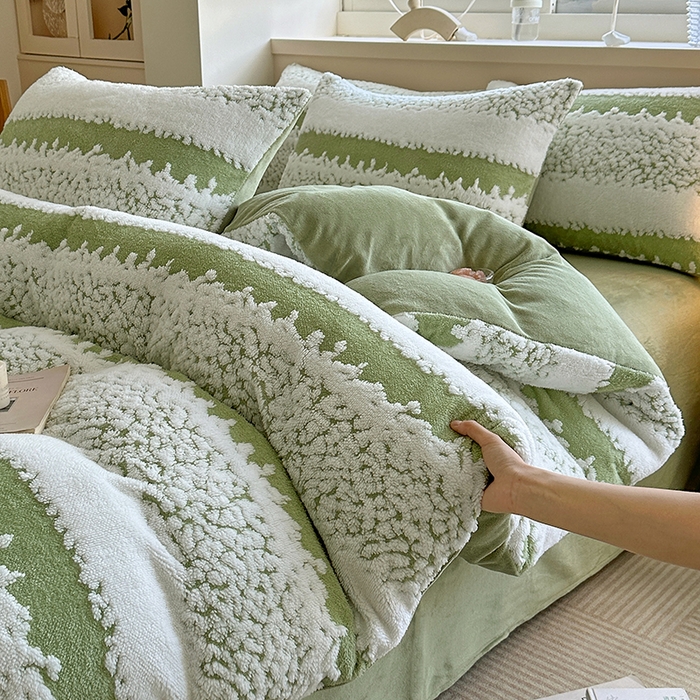 91家纺网 家纺一手货源 找家纺 家贝爱 2025秋冬新款高克重塔芙绒提花四件套 扶摇-绿