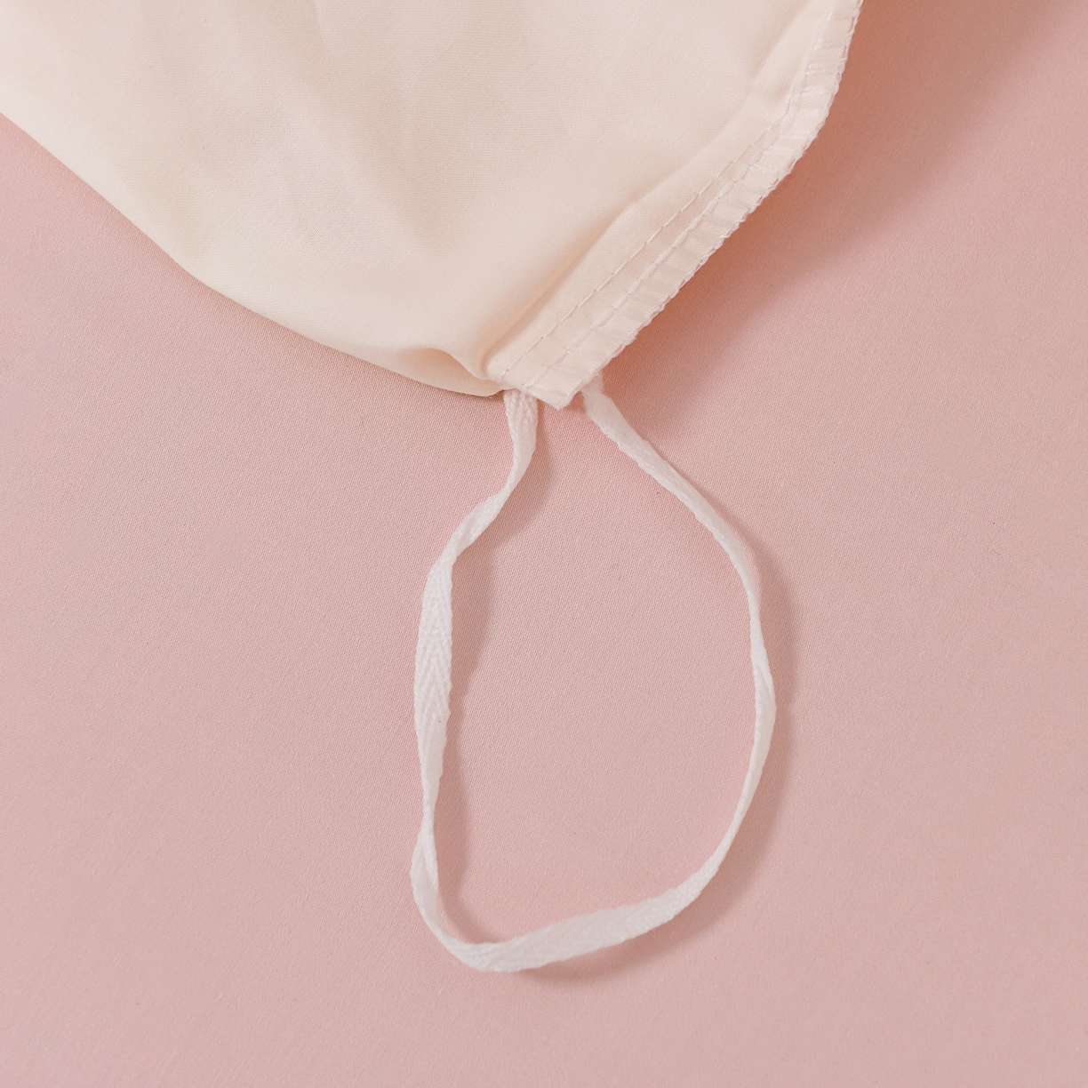 91家纺网 家纺一手货源 找家纺 绒小宣 2025新款13372全棉绣花四件套-轻舞 风铃-轻白