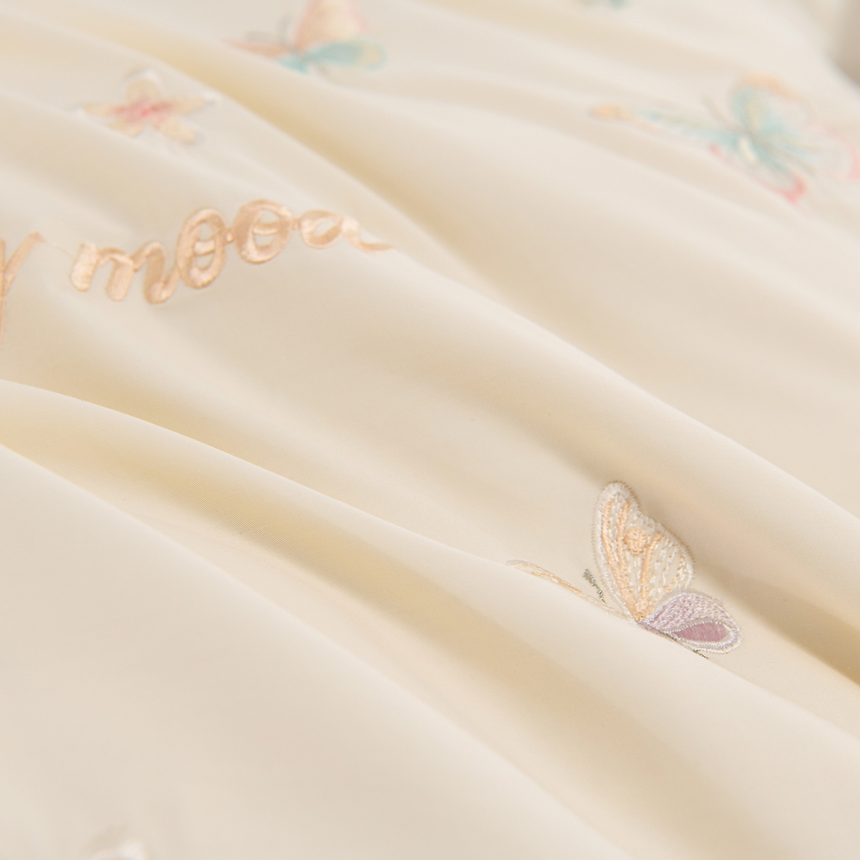 91家纺网 家纺一手货源 找家纺 （总）绒小宣 2025新款13372全棉绣花四件套-轻舞