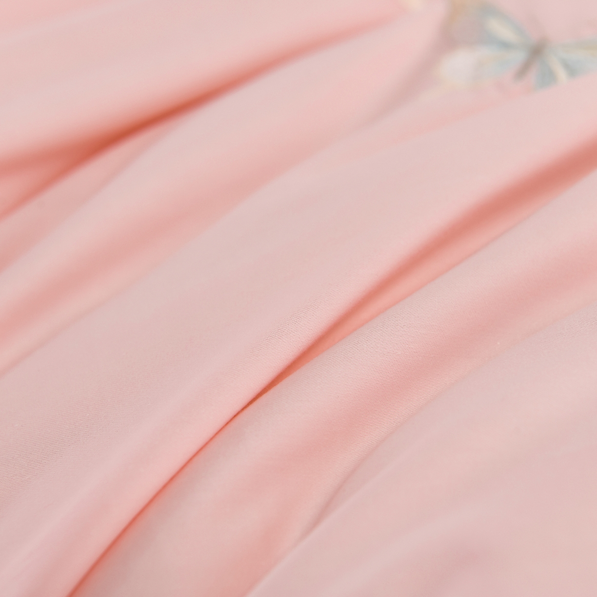 91家纺网 家纺一手货源 找家纺 绒小宣 2025新款13372全棉绣花四件套-轻舞 风铃-粉