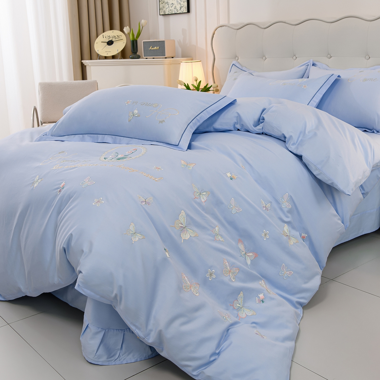 91家纺网 家纺一手货源 找家纺 绒小宣 2025新款13372全棉绣花四件套-轻舞 风铃-蓝