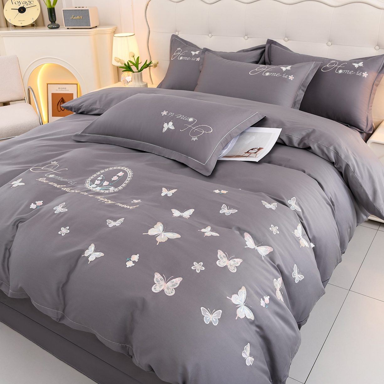 91家纺网 家纺一手货源 找家纺 绒小宣 2025新款13372全棉绣花四件套-轻舞 风铃-灰