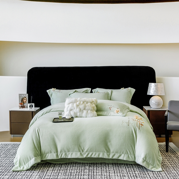 91家纺网 家纺一手货源 找家纺 （总）席之家 2025新款刺绣牛奶绒四件套