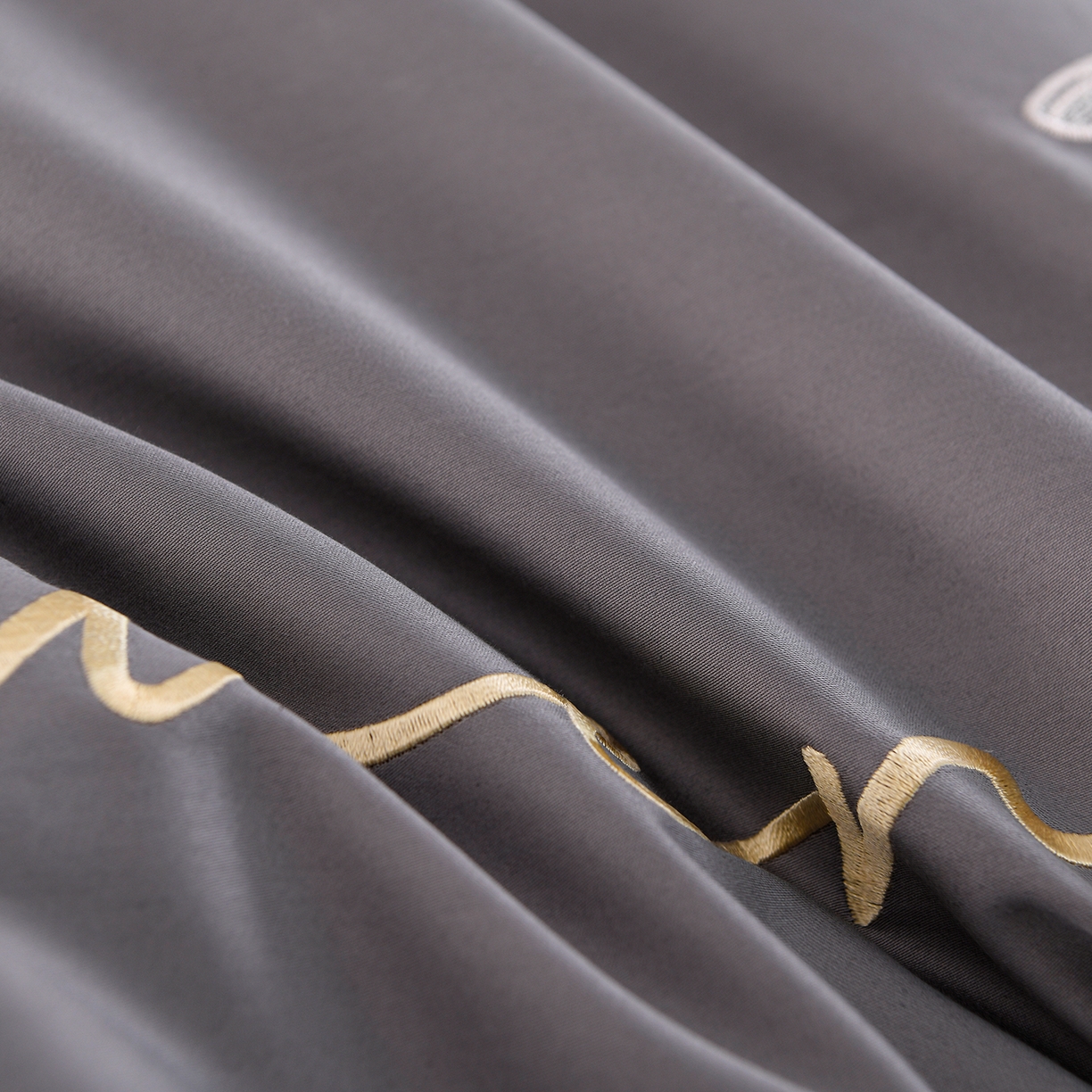 91家纺网 家纺一手货源 找家纺 绒小宣 2025新款13372全棉绣花四件套-牡丹佳人 华尔兹-灰