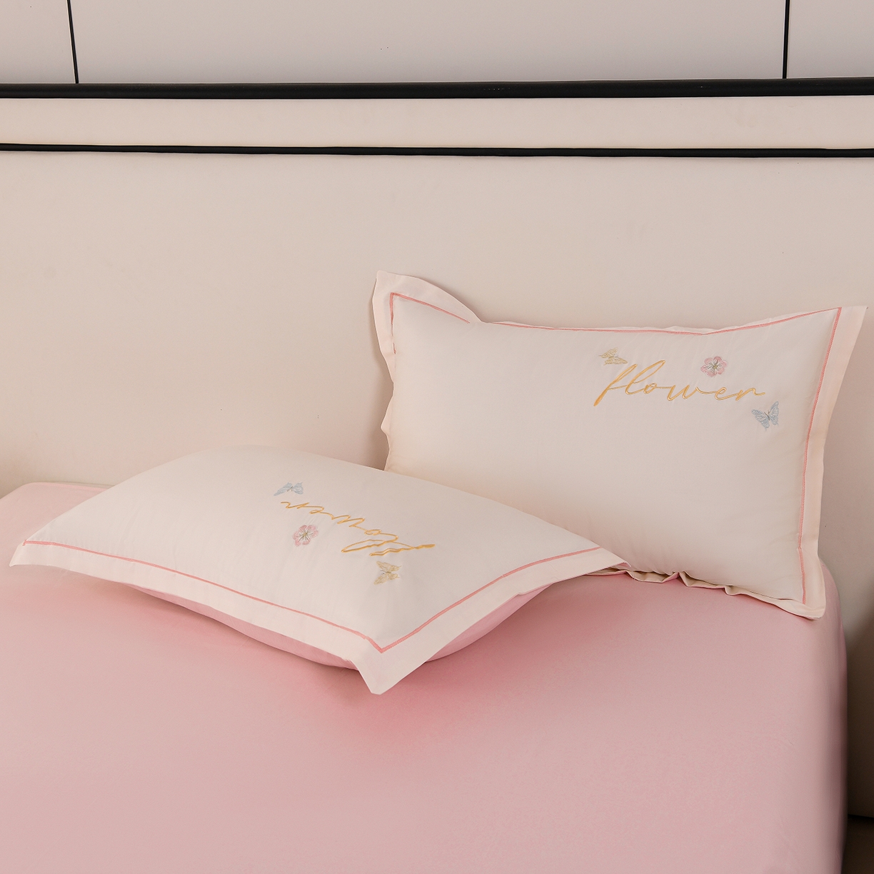 91家纺网 家纺一手货源 找家纺 绒小宣 2025新款13372全棉绣花四件套-牡丹佳人 华尔兹-粉白