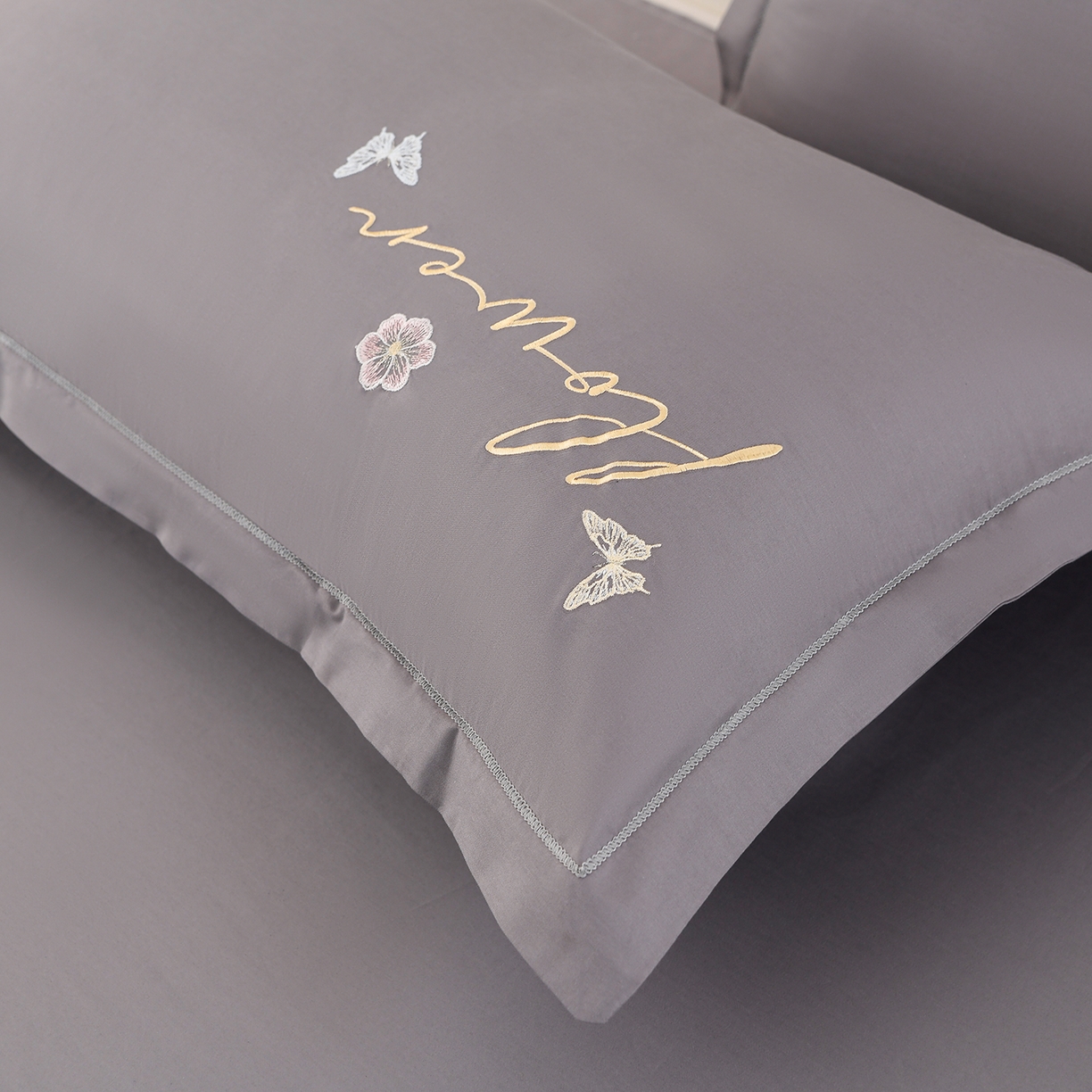 91家纺网 家纺一手货源 找家纺 绒小宣 2025新款13372全棉绣花四件套-牡丹佳人 华尔兹-灰