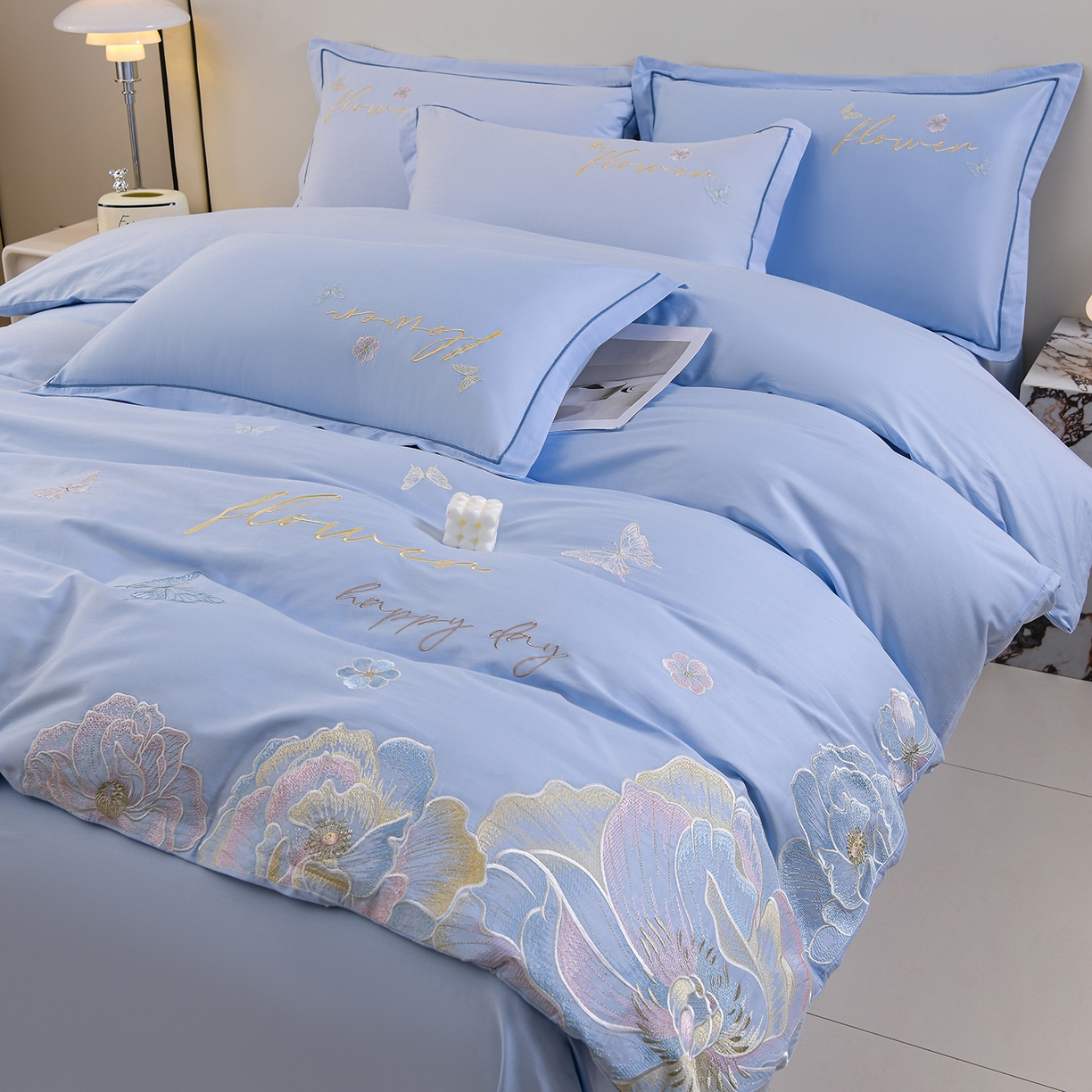 91家纺网 家纺一手货源 找家纺 绒小宣 2025新款13372全棉绣花四件套-牡丹佳人 华尔兹-蓝